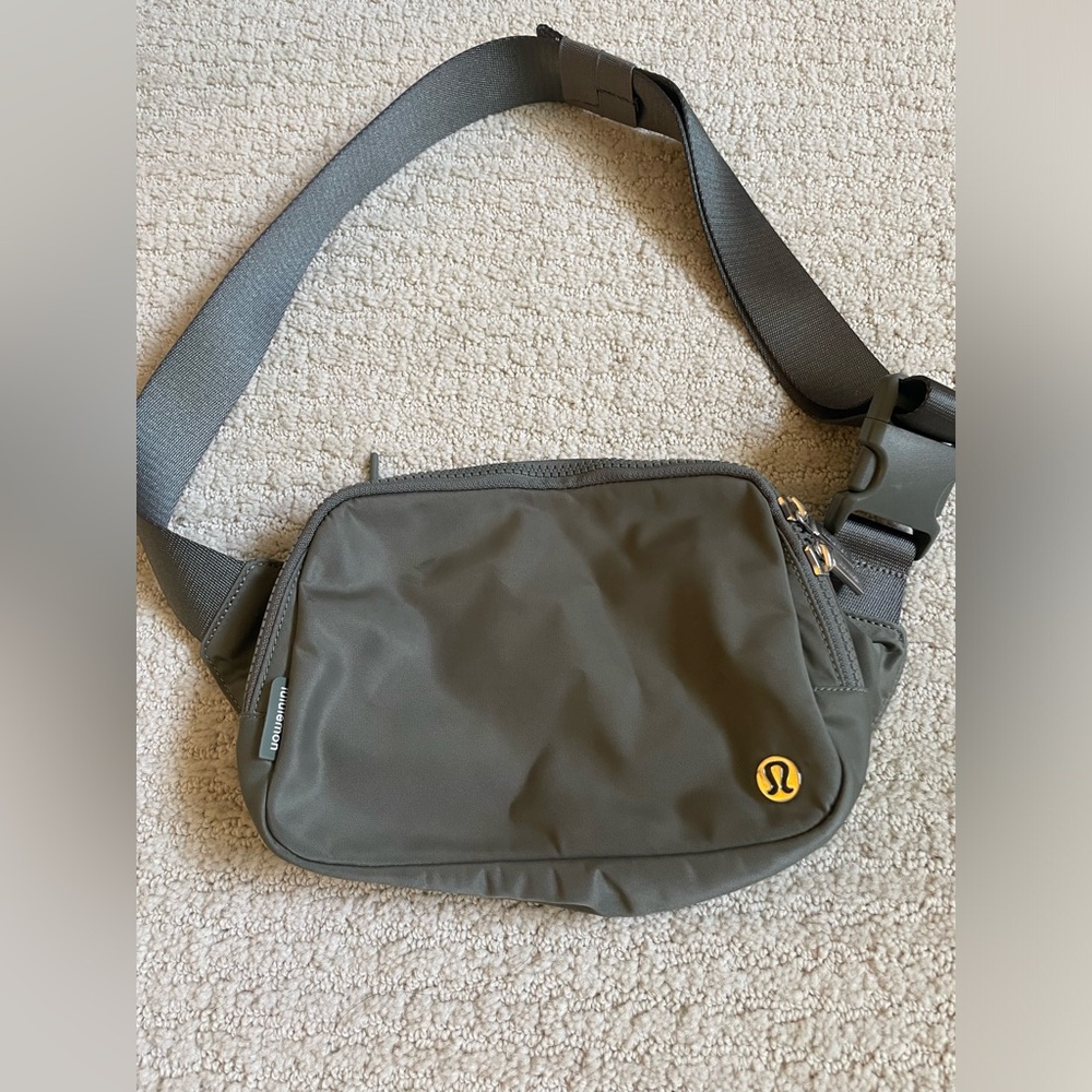 Lululemon Grey Sage Belt bag